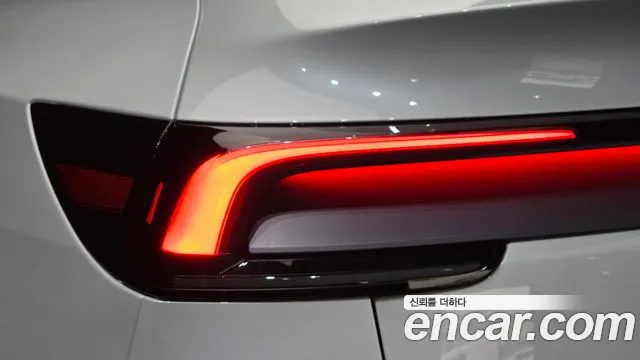 Tesla Model Y — Фото автомобиля 8