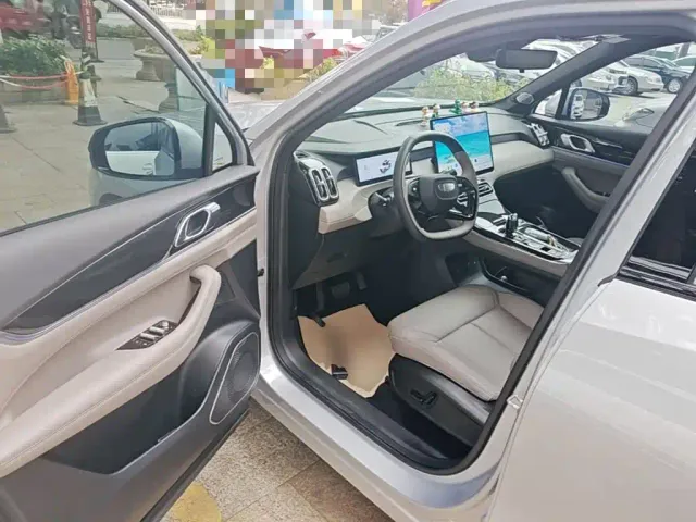 Geely Boyue L — Фото автомобиля 15