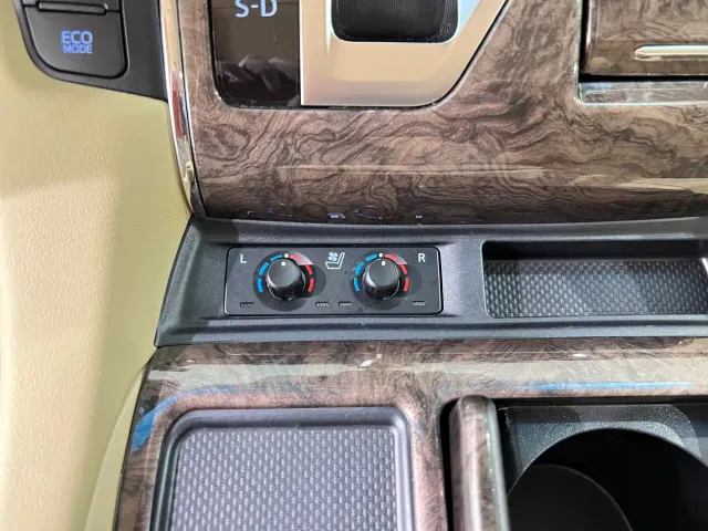 Toyota Alphard — Фото автомобиля 26