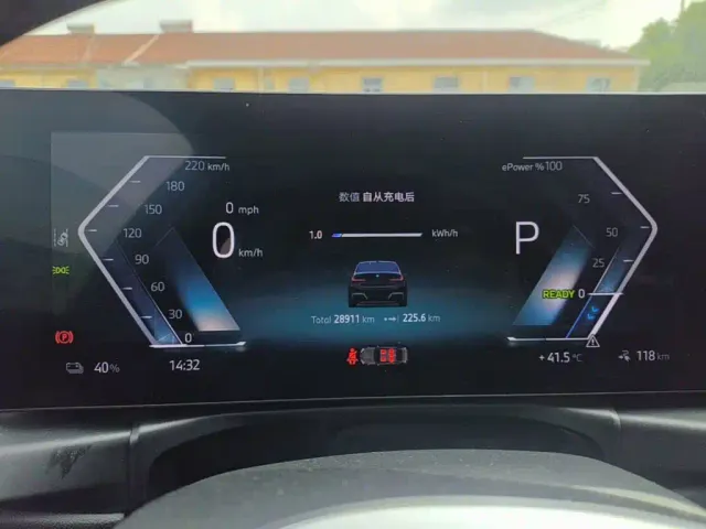 BMW i3 — Фото автомобиля 11