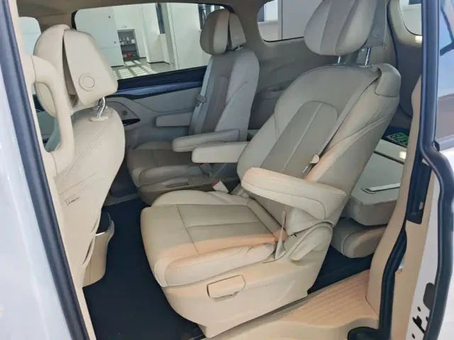 Buick Buick GL8 New Energy 2025 Landlux Smart Edition 7-seater — Фото автомобиля 16