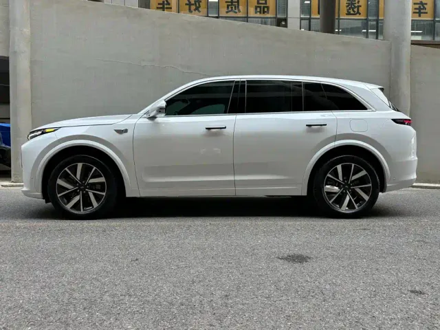 Li Auto L7 — Фото автомобиля 3