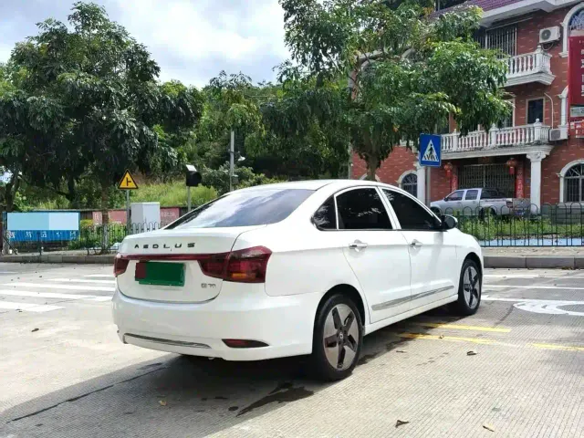Dongfeng Fengshen E70 — Фото автомобиля 7
