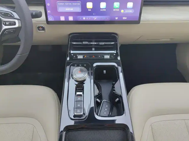 Wuling Starlight — Фото автомобиля 16