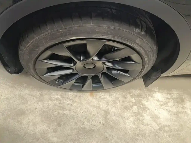 Tesla Model Y — Фото автомобиля 22