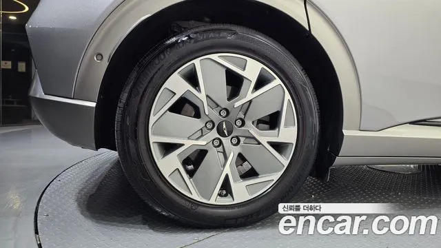 Genesis GV60 — Фото автомобиля 5
