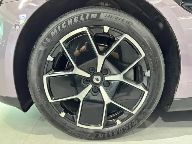 Xiaomi SU7 — Фото автомобиля 12