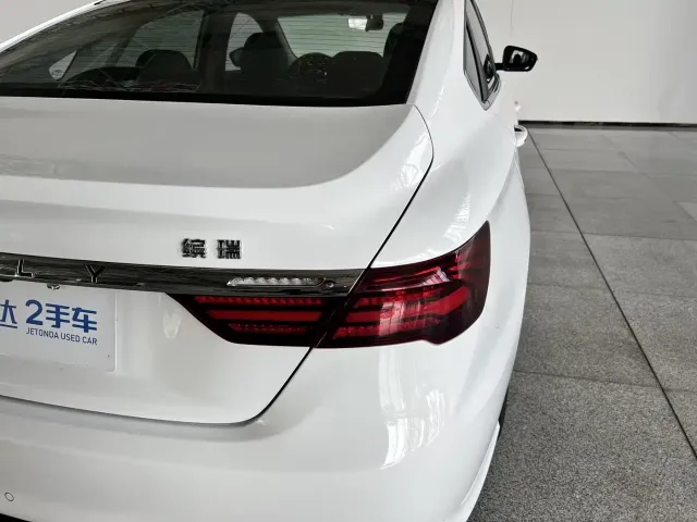 Geely Binrui — Фото автомобиля 24