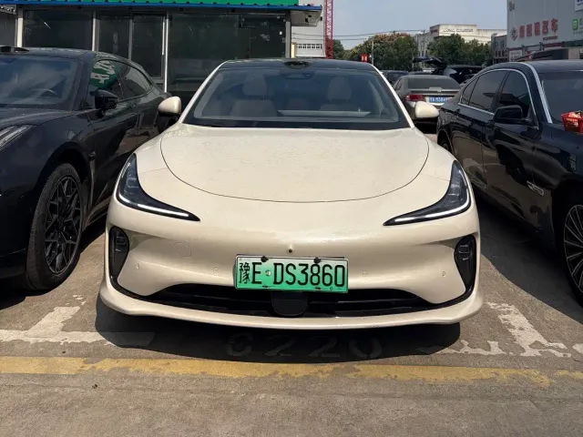 IM Motors L6 — Фото автомобиля 2