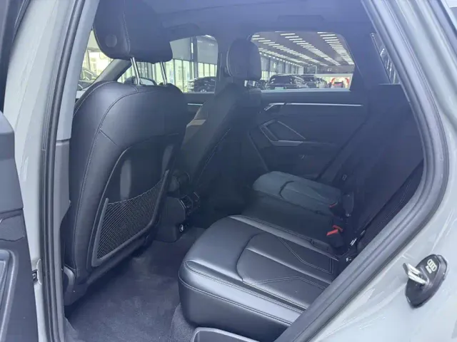 Audi Q3 — Фото автомобиля 11