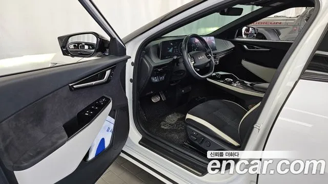 Kia EV6 — Фото автомобиля 10