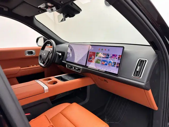 Li Auto L8 — Фото автомобиля 11
