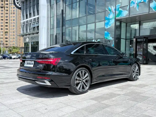 Audi A6L — Фото автомобиля 7