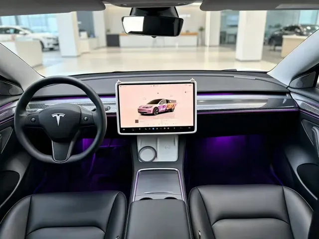 Tesla Model 3 — Фото автомобиля 5