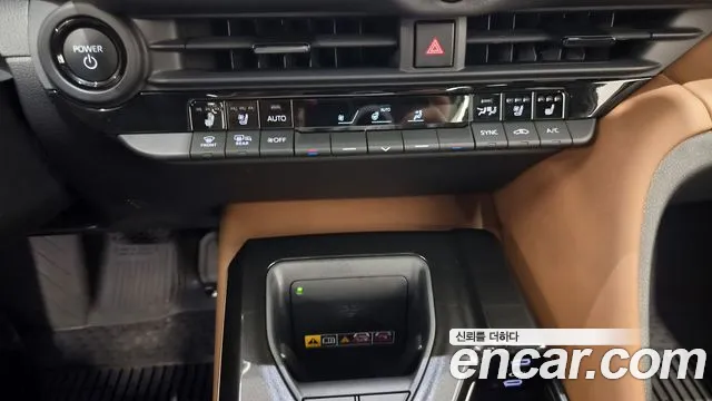 Toyota Crown — Фото автомобиля 14