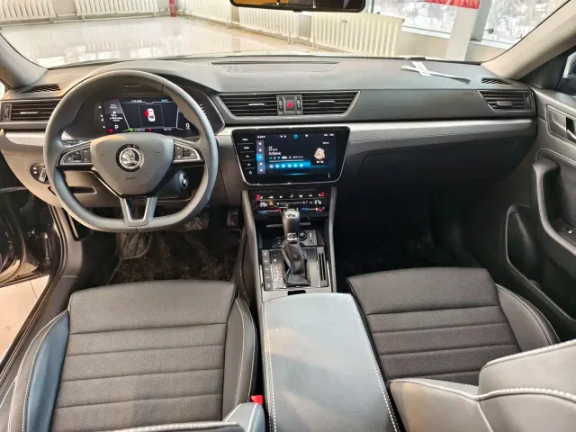 Skoda Superb — Фото автомобиля 11