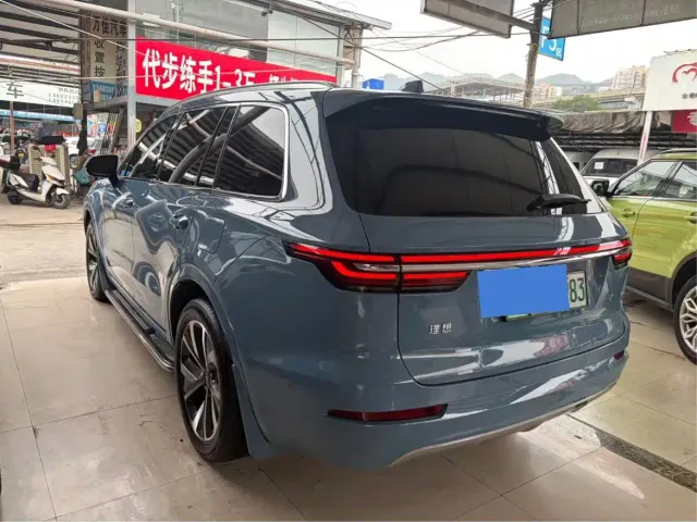 Li Auto ONE — Фото автомобиля 10