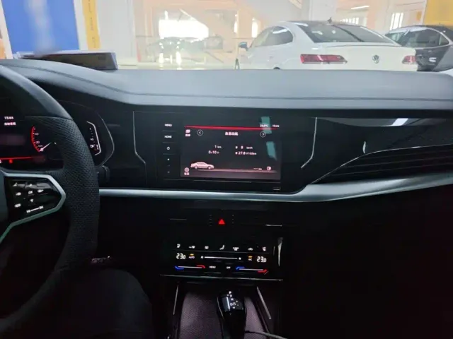 Volkswagen Passat — Фото автомобиля 9