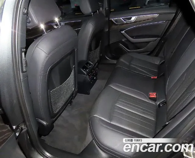 Audi A6 C8 — Фото автомобиля 12