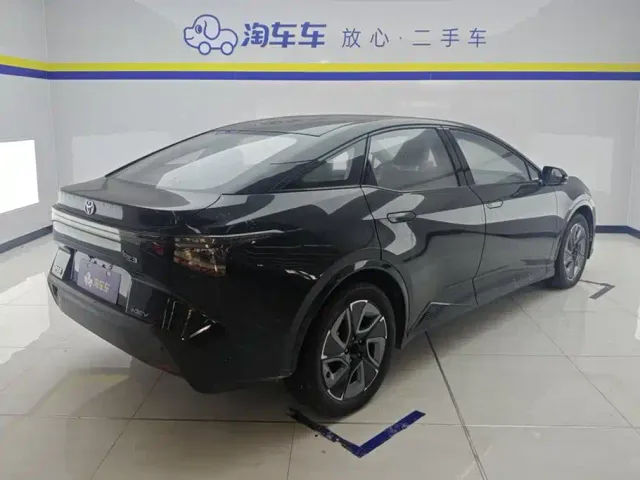 Toyota bZ3 — Фото автомобиля 3