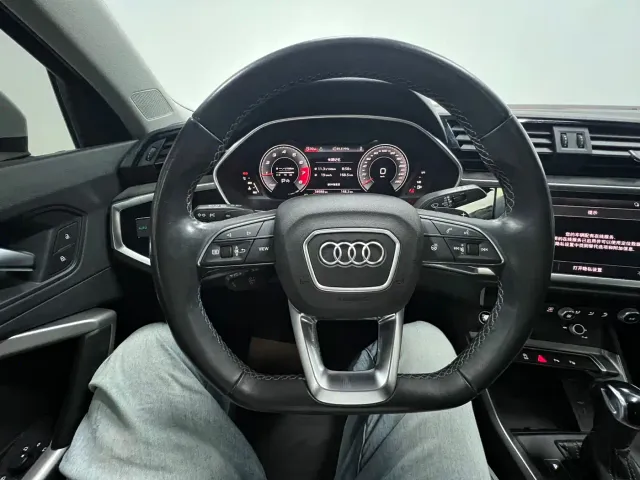 Audi Q3 — Фото автомобиля 15
