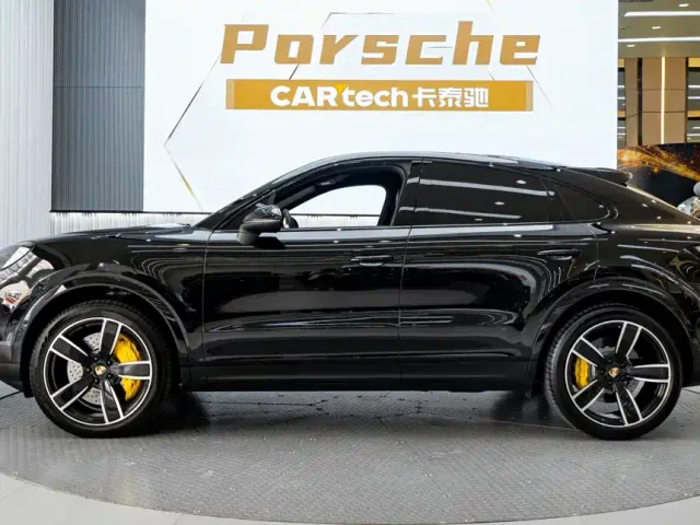 Porsche Cayenne — Фото автомобиля 3