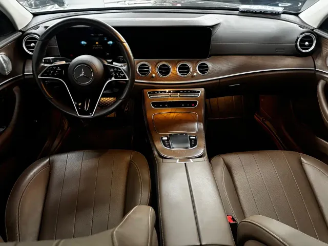 Mercedes-Benz E-Class — Фото автомобиля 4