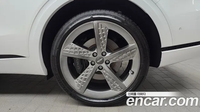 Genesis GV70 — Фото автомобиля 6