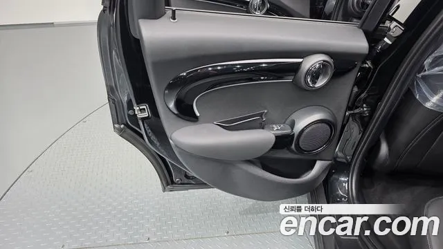 MINI Cooper — Фото автомобиля 14