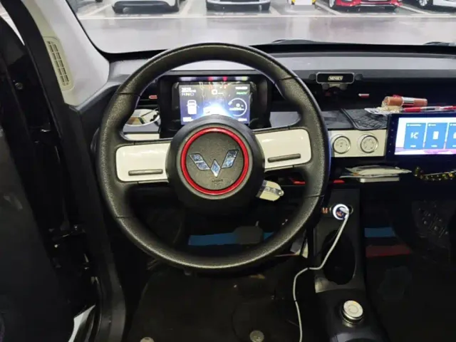 Wuling Hongguang Mini EV — Фото автомобиля 10