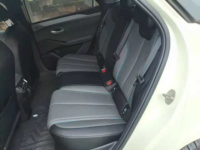 BYD Qin L — Фото автомобиля 16