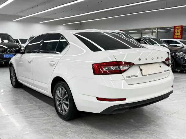 Skoda Octavia — Фото автомобиля 4