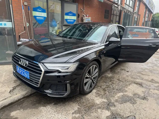 Фотография автомобиля — Audi A6L