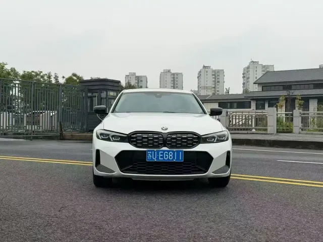 BMW 3 Series — Фото автомобиля 2