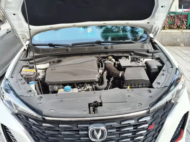 Changan Eado — Фото автомобиля 16
