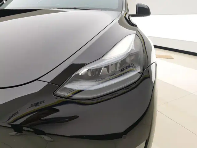 Tesla Model Y — Фото автомобиля 5