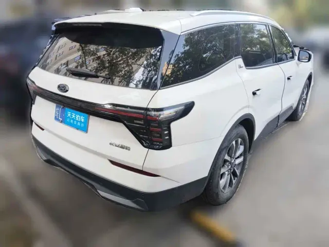 Ford Edge — Фото автомобиля 2