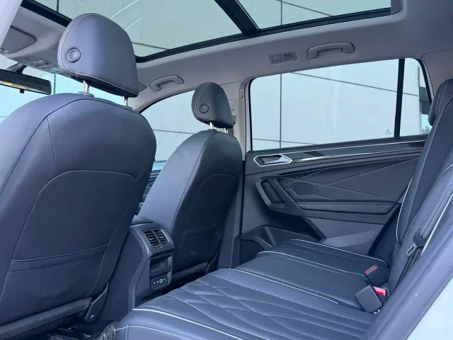 Volkswagen Tiguan L — Фото автомобиля 14