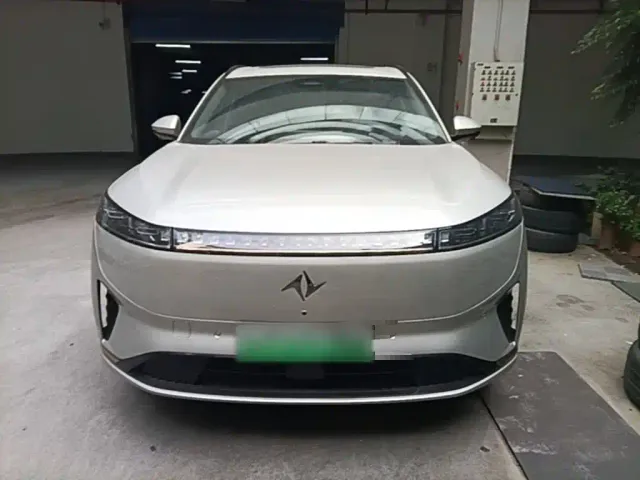 Dongfeng eπ 008 — Фото автомобиля 2