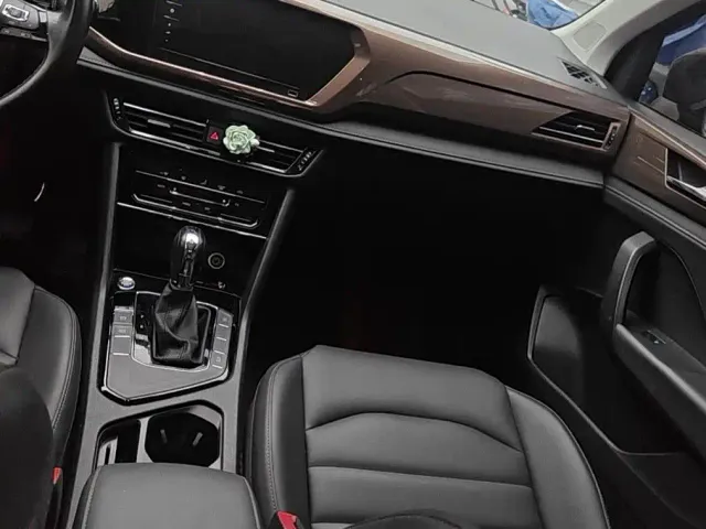 Volkswagen Tharu — Фото автомобиля 4