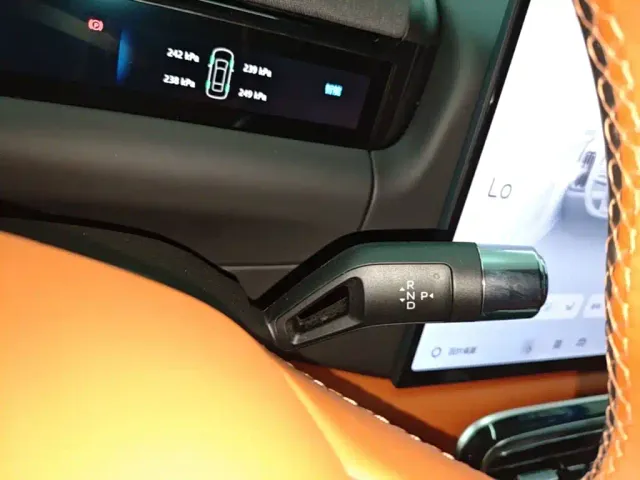 Geely Galaxy M9 — Фото автомобиля 13
