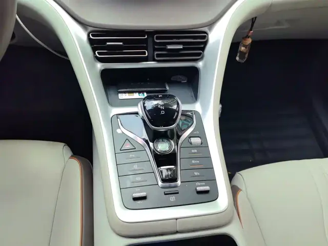 BYD Song Pro — Фото автомобиля 16