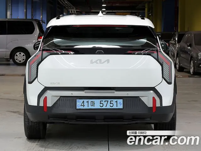 Kia EV3 — Фото автомобиля 3