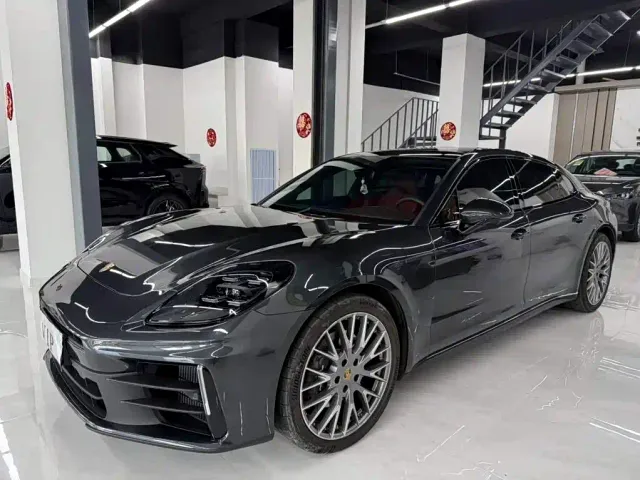 Фотография автомобиля — Porsche Panamera