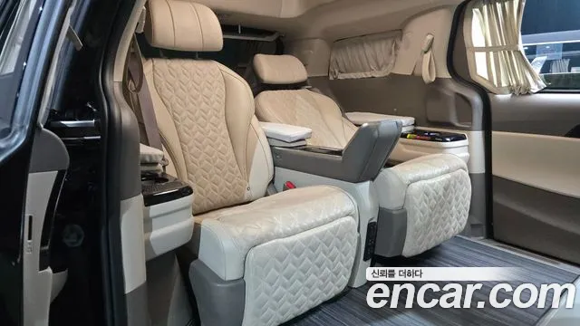 Kia Carnival Generation 4 — Фото автомобиля 10