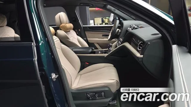 Bentley Bentayga Bentayga 4.0 V8 EWB First Edition — Фото автомобиля 11