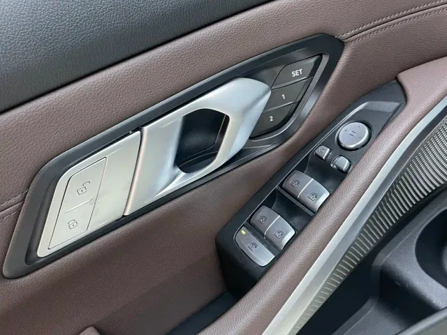 BMW 3 Series — Фото автомобиля 17