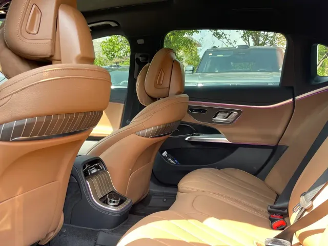 Mercedes-Benz E-Class — Фото автомобиля 7