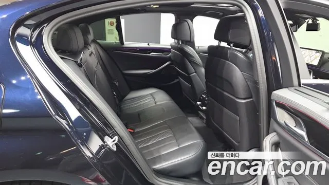 BMW 5 Series G30 — Фото автомобиля 18