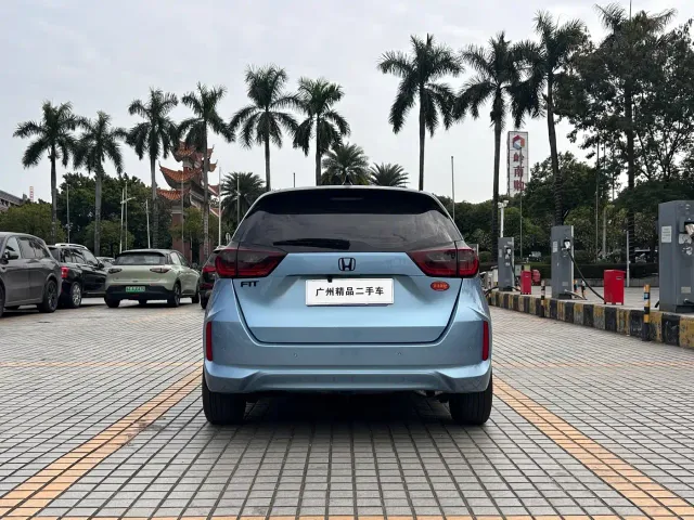 Honda Fit — Фото автомобиля 7